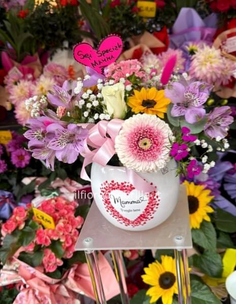 Vaso con fiori misti assortiti