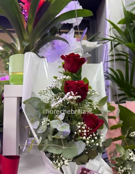 Mazzo di 3 rose cm 60 confezionaye