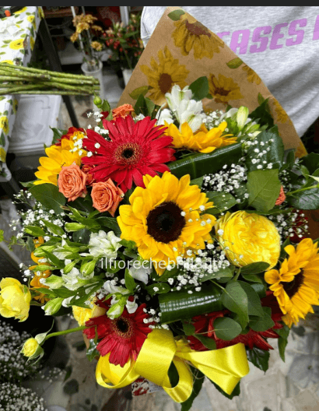 bouquet misto con girasoli